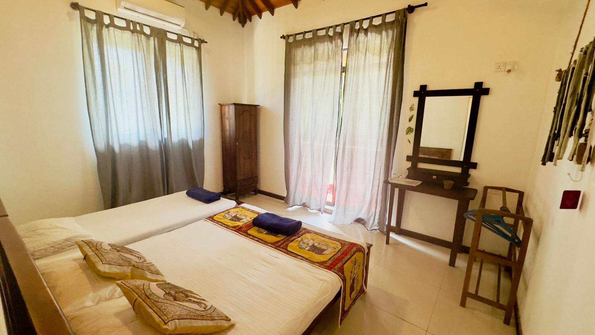 Sritaly Inn Mirissa Luaran gambar