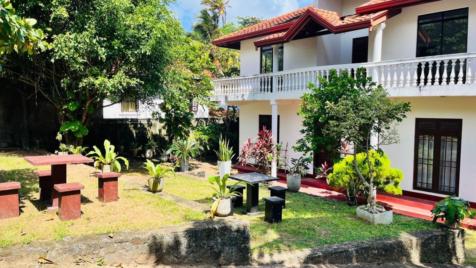 Sritaly Inn Mirissa Luaran gambar