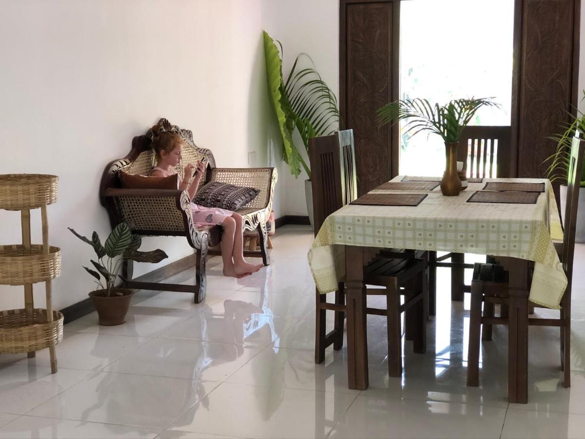 Sritaly Inn Mirissa Luaran gambar
